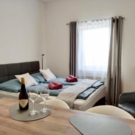 Air-Conditioned, Quiet Apartment - Center Of Sankt Poelten - Smart Tv Esterno foto