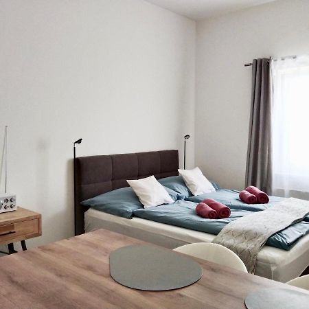Air-Conditioned, Quiet Apartment - Center Of Sankt Poelten - Smart Tv Esterno foto