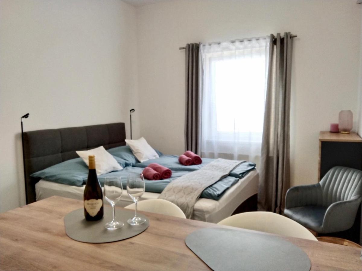 Air-Conditioned, Quiet Apartment - Center Of Sankt Poelten - Smart Tv Esterno foto